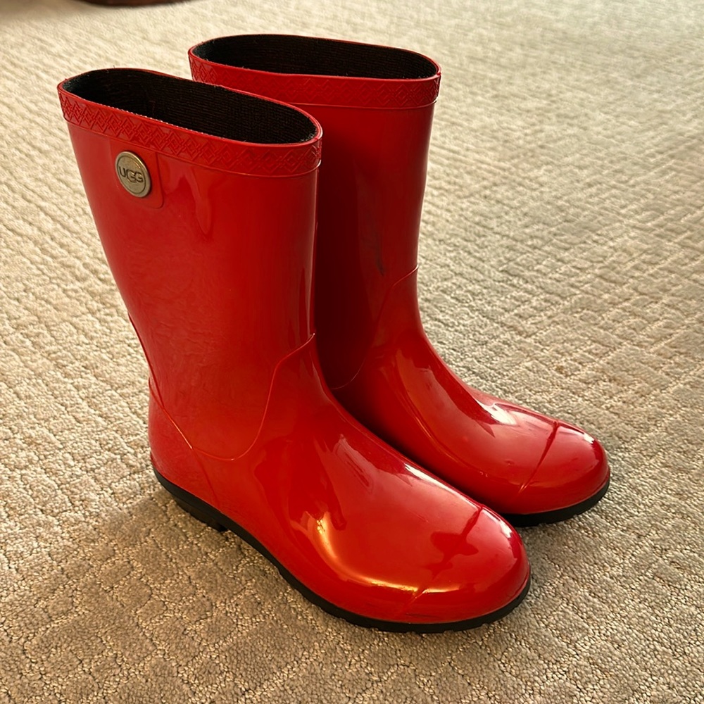 *sold* UGG Sienna rain boots red 7